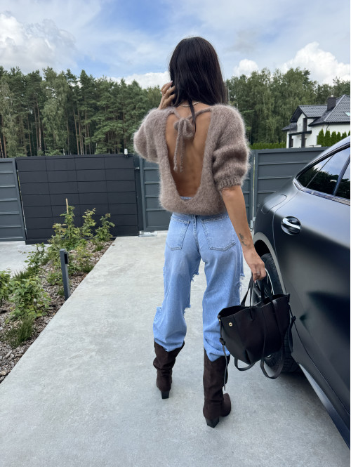 Sweter moherowy z krótkim rękawem i wycięciem na plecach mleczna czekolada PATI - photo #16