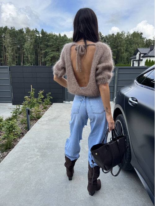 Sweter moherowy z krótkim rękawem i wycięciem na plecach mleczna czekolada PATI - photo #17