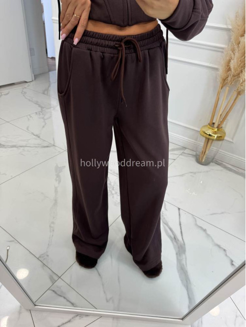 Komplet dresowy bluza rozpinana z kapturem+spodnie dzwony brązowy MAX 131 - photo #11