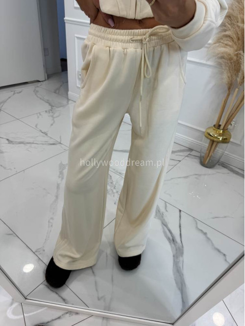 Komplet dresowy bluza rozpinana z kapturem+spodnie dzwony kremowy MAX 131 - photo #12