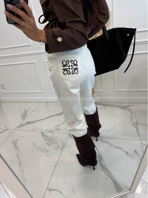 Spodnie jeans z naszywką na tylnej kieszeni białe DENIM 192 - photo #36