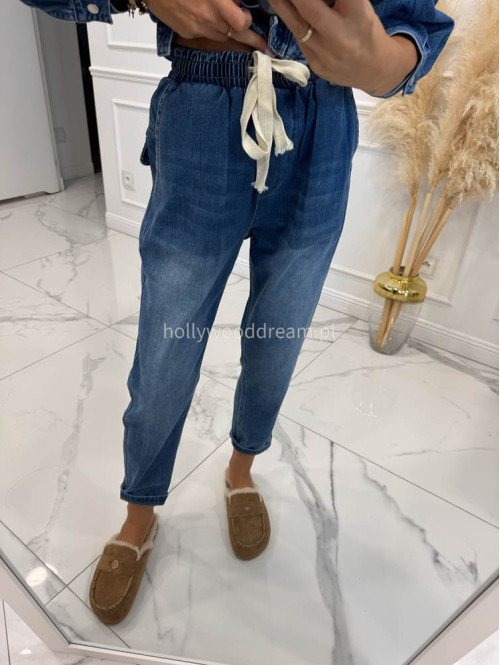 Spodnie jeans z niskim krokiem i gumką w talii niebieskie Jack 52