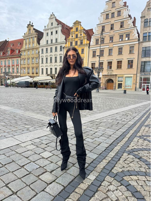 Czarna Kurtka oversize zapinana na zamek z kieszeniami, skóra węża KESJA 25 - photo #39