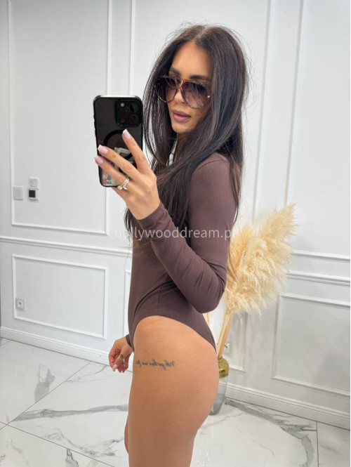 Czekoladowe body prążkowane na długi rękaw KAMA 02 - photo #8