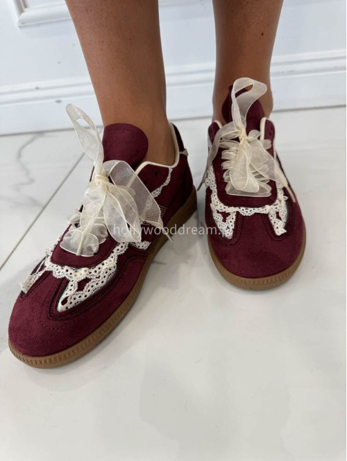 Bordowe buty zamszowe z obszyciem koronki JUDDY - photo #9