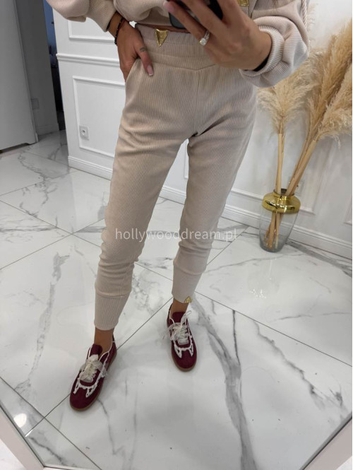 Bordowe buty zamszowe z obszyciem koronki JUDDY - photo #12