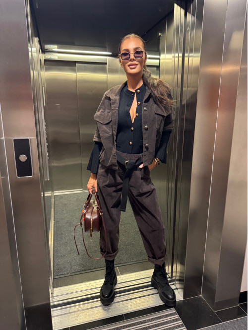 Kurtka sztruksowa bawełniana na guziki gorzka czekolada MARLENA 52