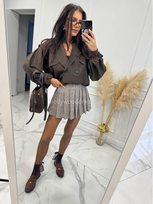 Brązowa kurtka krótka z bufiastymi rękawami zapinana na guziki RELA 19 Brązowa kurtka krótka z bufiastymi rękawami zapinana na guziki RELA 19 - photo #2