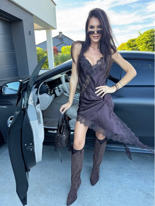 Czekoladowa sukienka midi asymetryczna z koronką MONIA 17 Czekoladowa sukienka midi asymetryczna z koronką MONIA 17 - photo #5