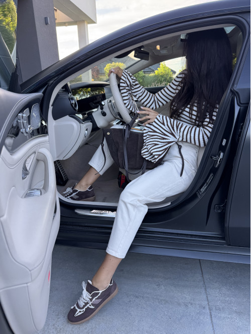 Kremowe spodnie jeans z paskiem Fobis 24 - photo #40