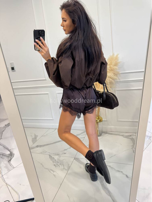 Brązowa kurtka krótka z bufiastymi rękawami zapinana na guziki RELA 19 Brązowa kurtka krótka z bufiastymi rękawami zapinana na guziki RELA 19 - photo #11