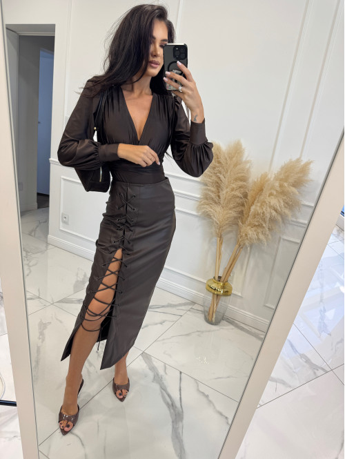 Czekoladowe body z dekoltem Miriam 19