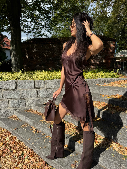 Brązowa sukienka satynowa z jednym dłuższym bokiem i koronkową lamówką ANGELA 06 - photo #14
