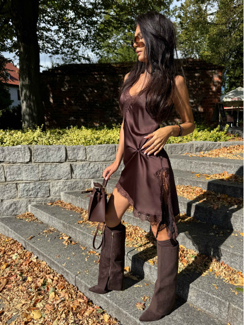 Brązowa sukienka satynowa z jednym dłuższym bokiem i koronkową lamówką ANGELA 06 - photo #15
