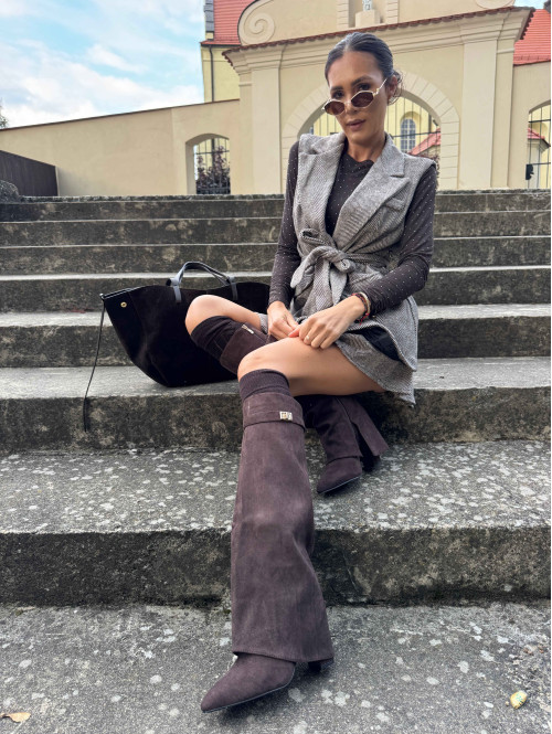 Czekoladowo-kremowa kamizelka w jodełkę z paskiem SEWEK 19 - photo #9