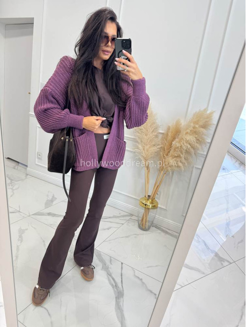 Fioletowy kardigan z dużymi kieszeniami i warkoczowym splotem LUNA 44