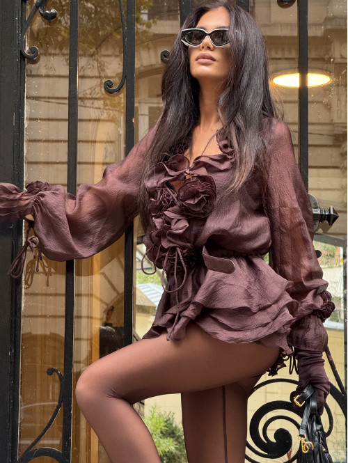 Sukienka z wiązaniem, różami i falbanami + spodenki czekoladowa ROSALINE 09