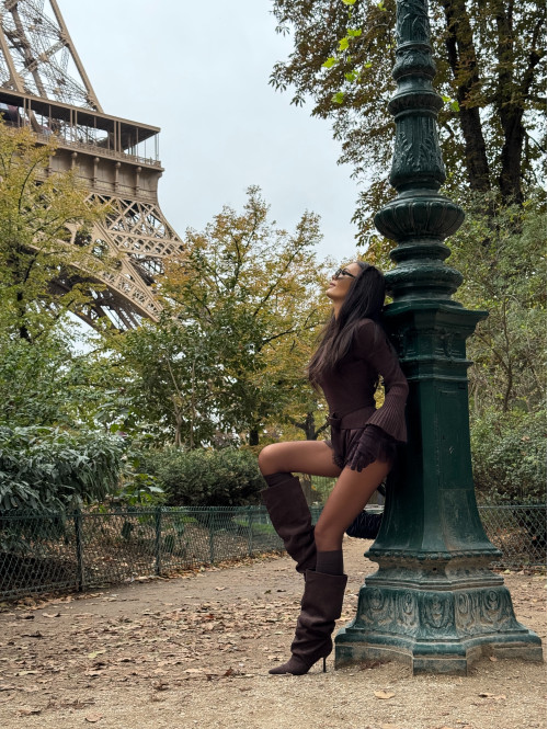 Bluzka prążkowana z poszerzanymi rękawami brązowa FLAVIA 09 - photo #13