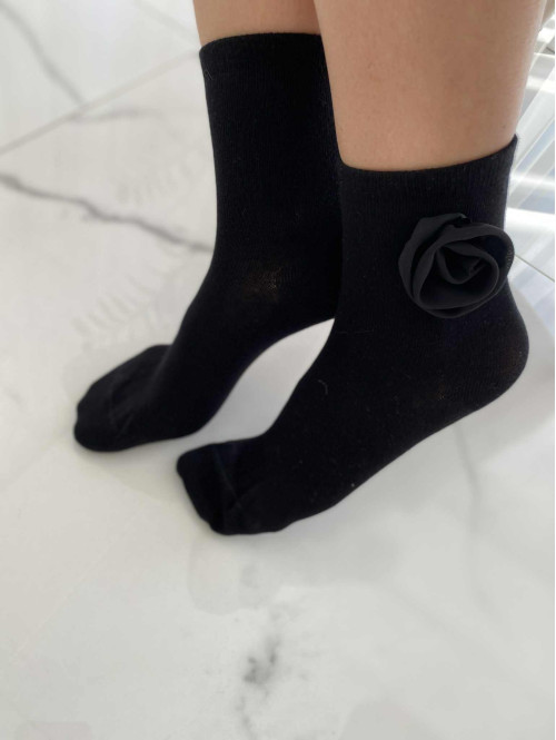 Czarne skarpetki bawełniane z różą ROZENA - photo #4