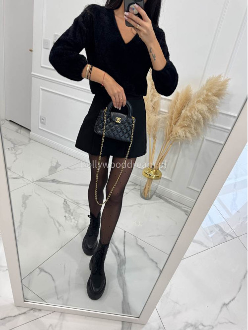 Czarny sweter pluszowy oversize z dekoltem V WARM 17 - photo #7