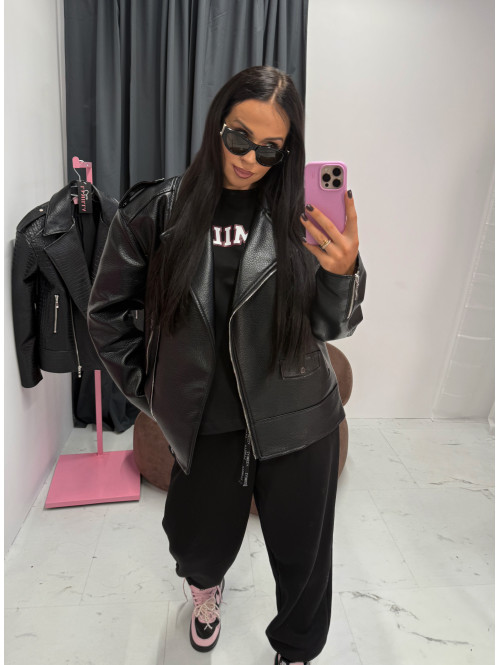 Czarna Kurtka oversize zapinana na zamek z kieszeniami, skóra węża KESJA 25 Czarna Kurtka oversize zapinana na zamek z kieszeniami, skóra węża KESJA 25 - photo #46