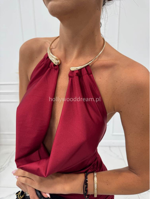 Czerwona sukienka mini drapowana ze złotą ozdobą na szyi GIGRA 19 Czerwona sukienka mini drapowana ze złotą ozdobą na szyi GIGRA 19 - photo #9
