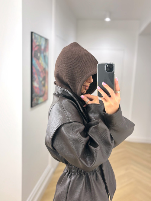 Czekoladowa kurtka z poduszkami na ramionach i gumką w talii EMMA 25 - photo #28