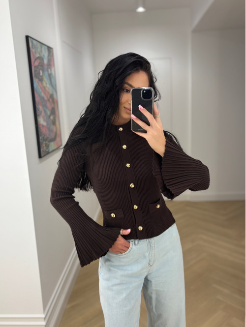 Sweterek z rozszerzanymi rękawami i pozłacanymi guzikami czekoladowa KLARA 09 - photo #15