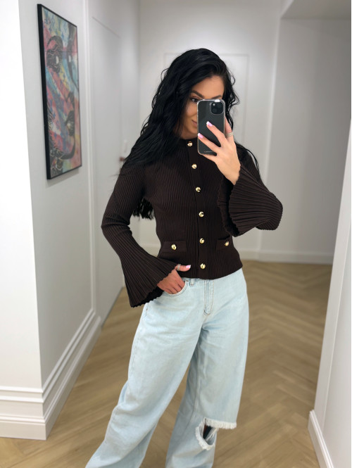 Sweterek z rozszerzanymi rękawami i pozłacanymi guzikami czekoladowa KLARA 09 - photo #16