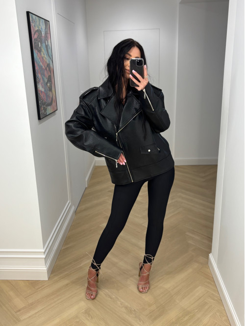 Czarna Kurtka oversize zapinana na zamek z kieszeniami, skóra węża KESJA 25 Czarna Kurtka oversize zapinana na zamek z kieszeniami, skóra węża KESJA 25 - photo #57