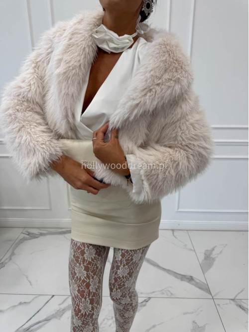 Białe body z przekładanym dekoltem i różą IZABEL 19 Białe body z przekładanym dekoltem i różą IZABEL 19 - photo #9