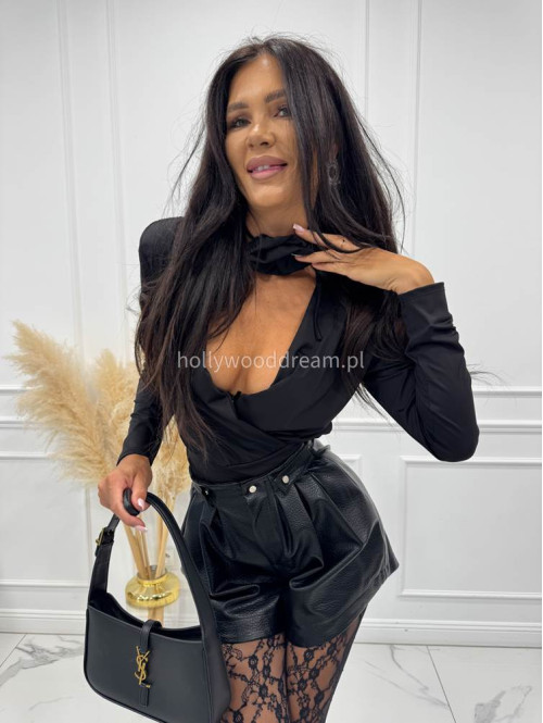 Czarne body z przekładanym dekoltem i różą IZABEL 19 Czarne body z przekładanym dekoltem i różą IZABEL 19 - photo #3