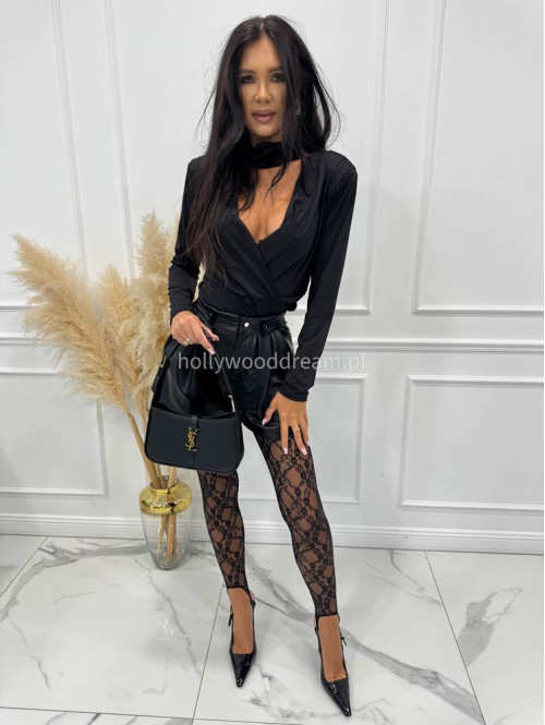 Czarne body z przekładanym dekoltem i różą IZABEL 19 Czarne body z przekładanym dekoltem i różą IZABEL 19 - photo #8