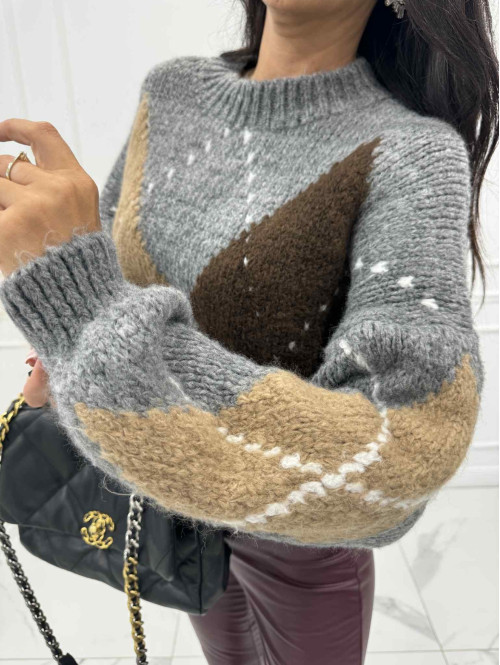 Szaro- brązowy sweter we wzory Irys 06