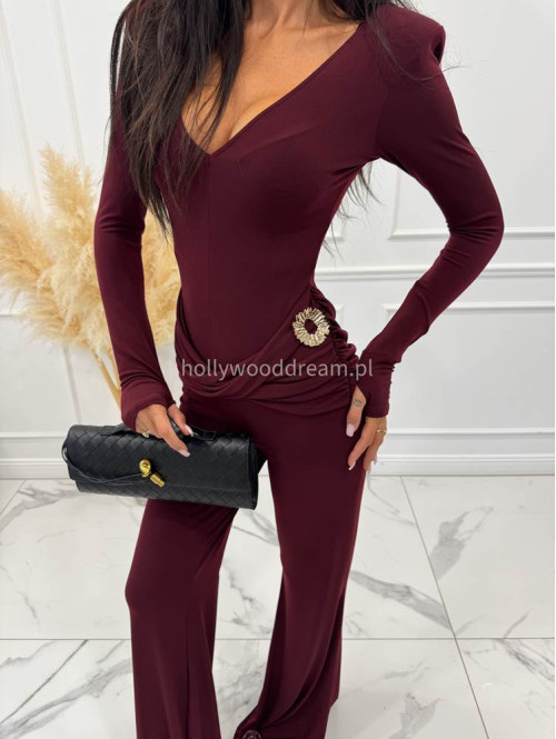 Bordowy kombinezon z broszką, dekoltem V i pasem na brzuchu NIKO 173 - photo #4