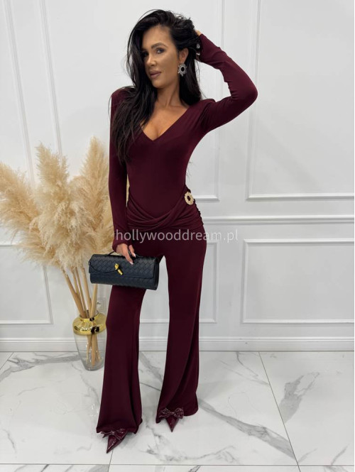 Bordowy kombinezon z broszką, dekoltem V i pasem na brzuchu NIKO 173 - photo #5