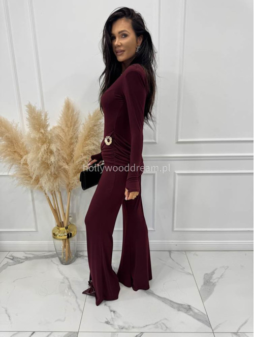 Bordowy kombinezon z broszką, dekoltem V i pasem na brzuchu NIKO 173 - photo #9