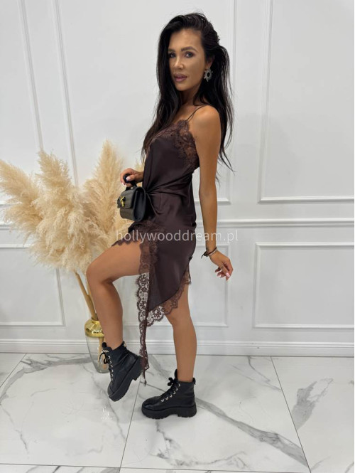 Czekoladowa sukienka satynowa zakończona koronką na cienkich ramiączkach ESMA 17 - photo #1