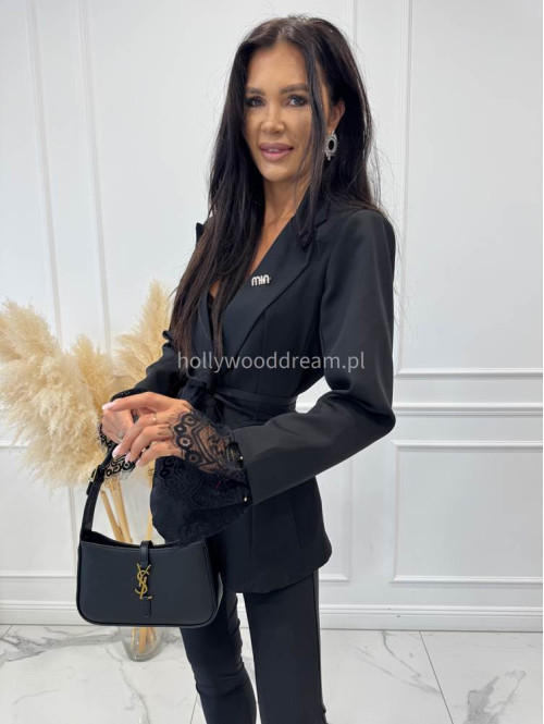 Czarna marynarka z koronką przy rękawach z paskiem i broszką CARMEN 17 - photo #9