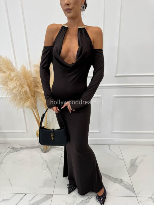 Czekoladowa sukienka maxi na długi rękaw z lejącym dekoltem i złotą ozdobą na szyi GLAM 94 - photo #1