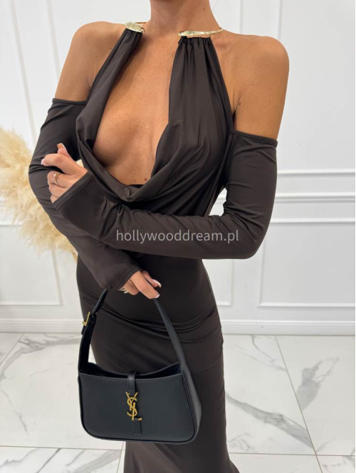 Czekoladowa sukienka maxi na długi rękaw z lejącym dekoltem i złotą ozdobą na szyi GLAM 94 - photo #4