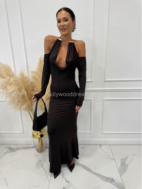 Czekoladowa sukienka maxi na długi rękaw z lejącym dekoltem i złotą ozdobą na szyi GLAM 94 - photo #6