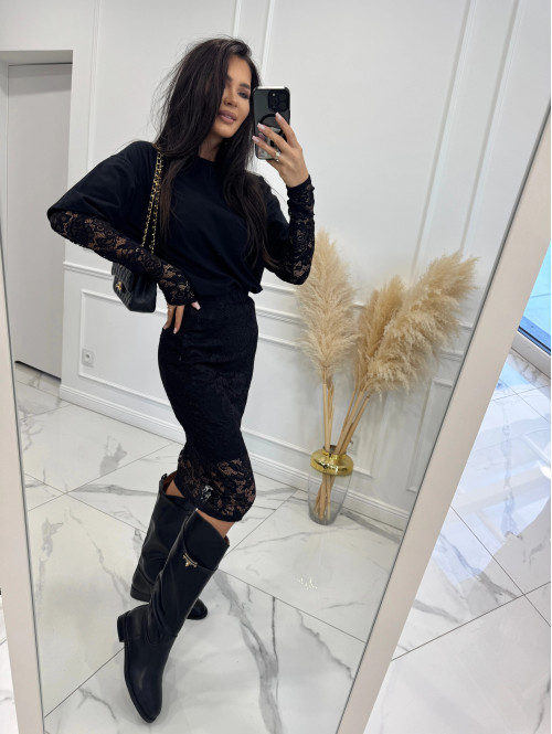 Czarny t-shirt z koronkowymi rękawami Buena 44