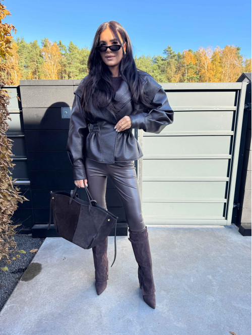 Brązowe dopasowane spodnie z eko skóry z wiązaniem i zamkiem Tessa 173 - photo #35