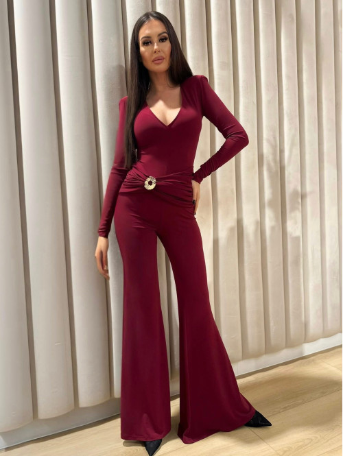 Bordowy kombinezon z broszką, dekoltem V i pasem na brzuchu NIKO 173 - photo #11