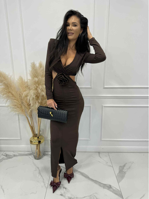 Czekoladowa sukienka maxi z wycięciami w talii i różą Marbi 26 - photo #3