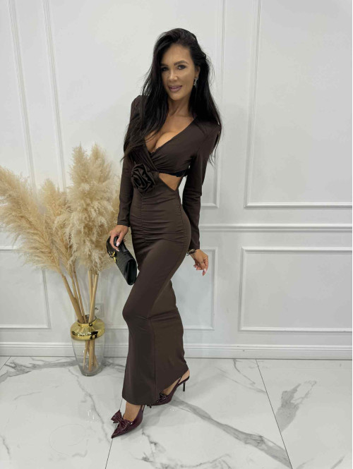 Czekoladowa sukienka maxi z wycięciami w talii i różą Marbi 26 - photo #5
