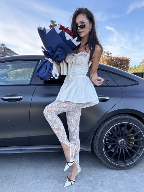 Sukienko-kombinezon z guzikami i falbaną kremowy PRINCESS - photo #58