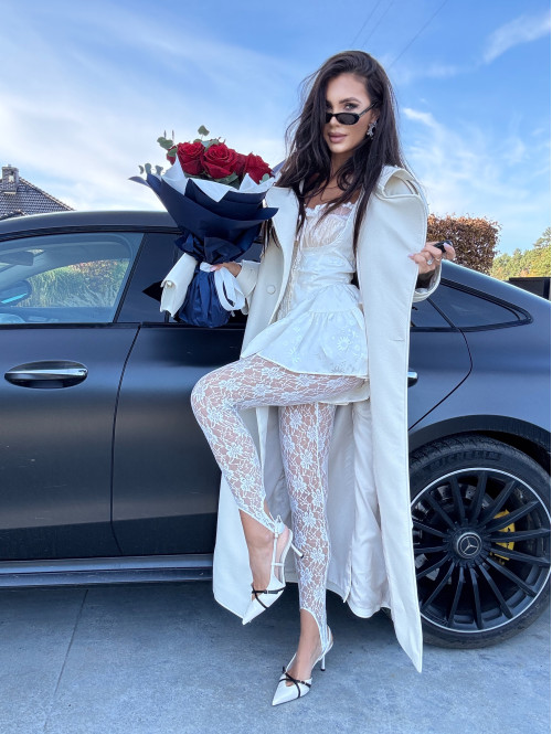 Sukienko-kombinezon z guzikami i falbaną kremowy PRINCESS - photo #61