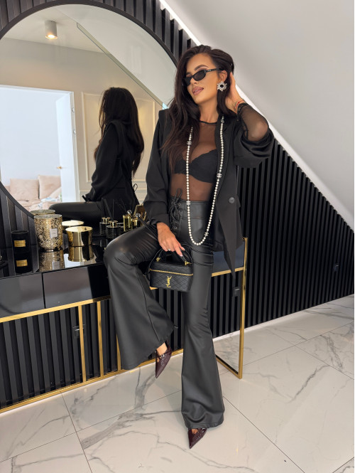 Czarne spodnie dzwony z eko skóry z wiązaniem zapinane na zamek IGOR 173 - photo #24